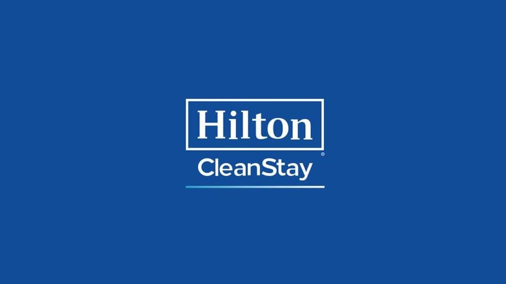 Hampton Inn & Suites Сидар-Рапидс Экстерьер фото