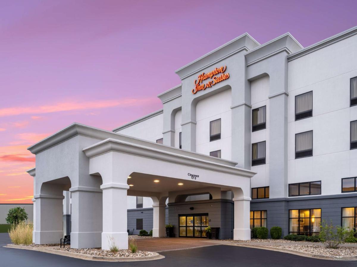 Hampton Inn & Suites Сидар-Рапидс Экстерьер фото