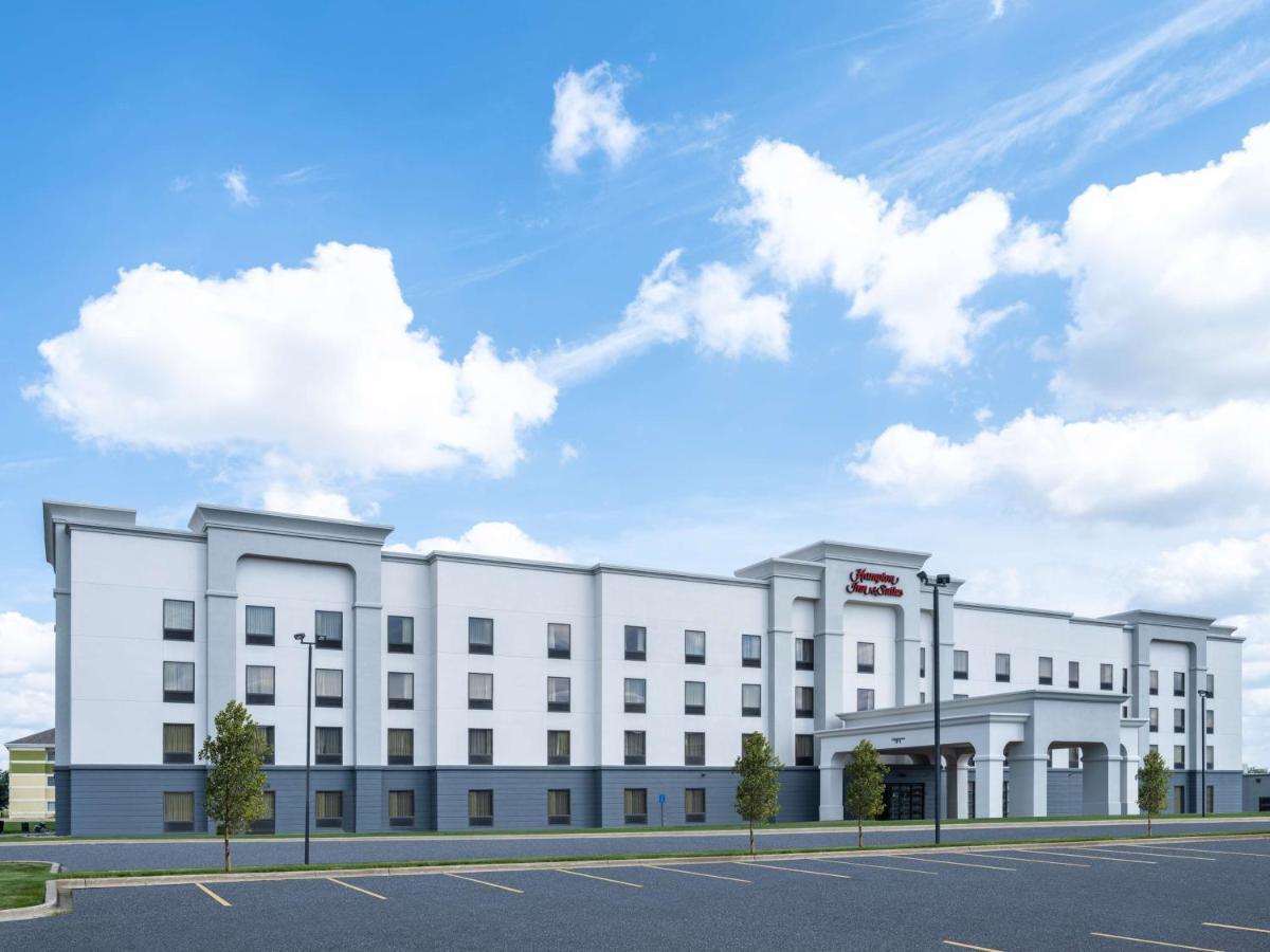Hampton Inn & Suites Сидар-Рапидс Экстерьер фото
